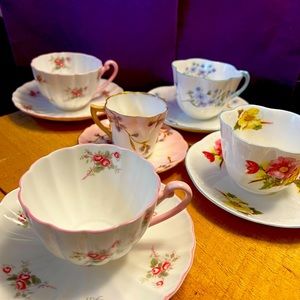 Vintage set of Shelley teacups with Saucers good for daily use or for Decoration